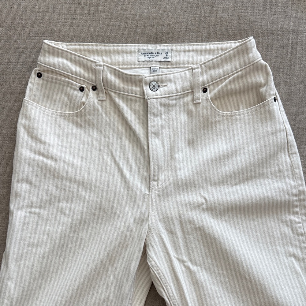 Abercrombie & Fitch Cream Striped High Rise Jeans, Curve Love Fit sz 29/8 Short